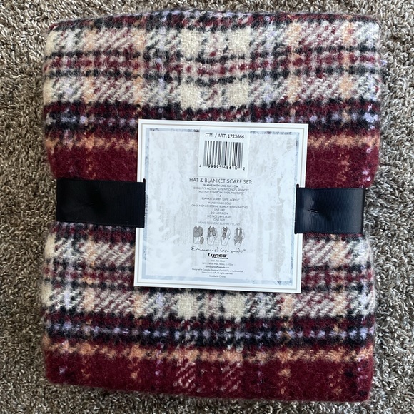 Emanuel Geraldo NWT Maroon Plaid Scarf & Black Pom Beanie Hat Set, Women’s OS - Picture 7 of 14